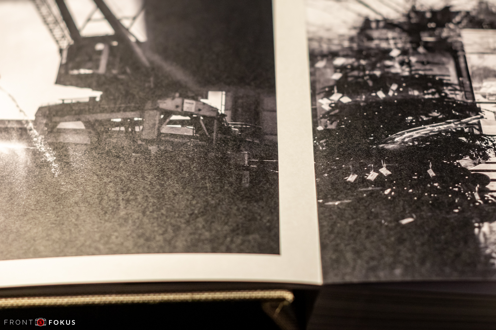 Scheckiger Eindruck je nach Lichteinfall in dunklen/schwarzen Bildbereichen - I